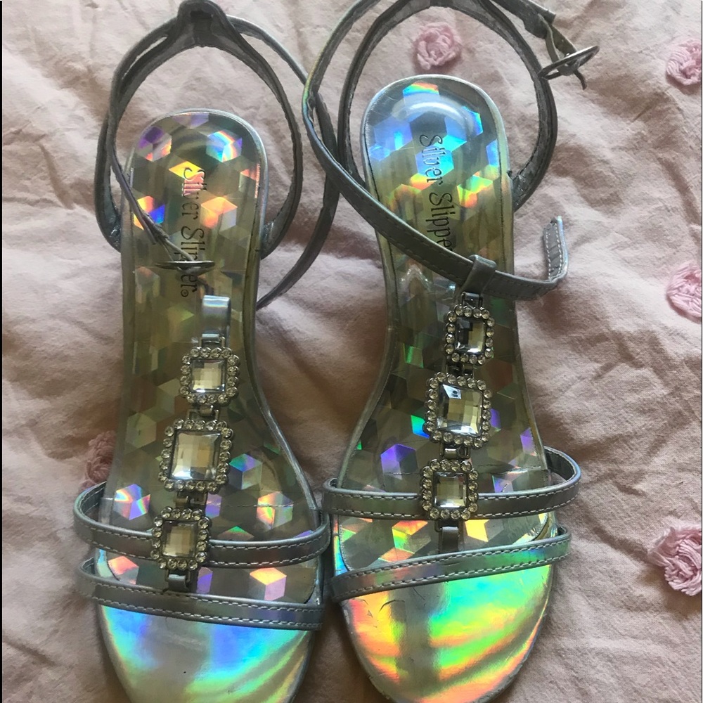 Shoes - Picture 2 of 3